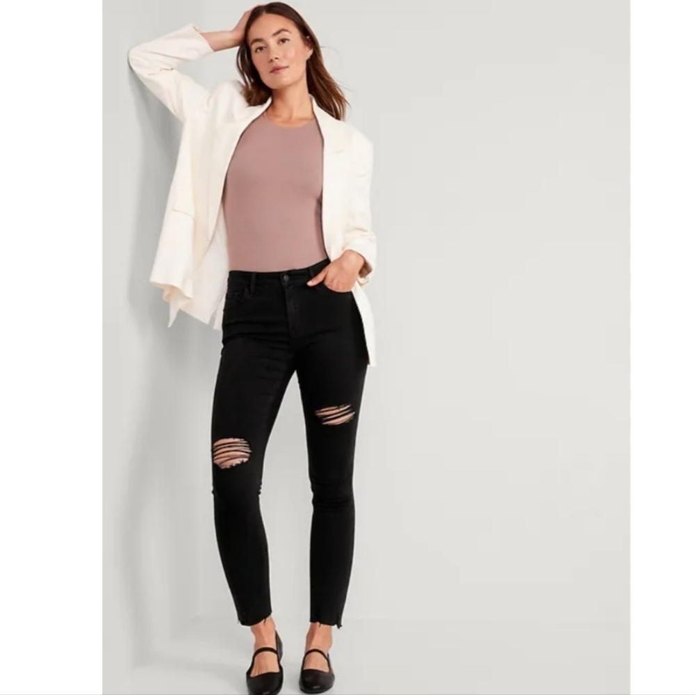 Old Navy Mid Rise Rockstar Super Skinny Rip Jean Pants